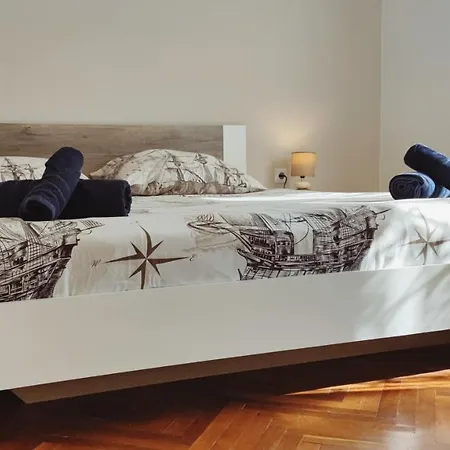 Lemonade Apartment