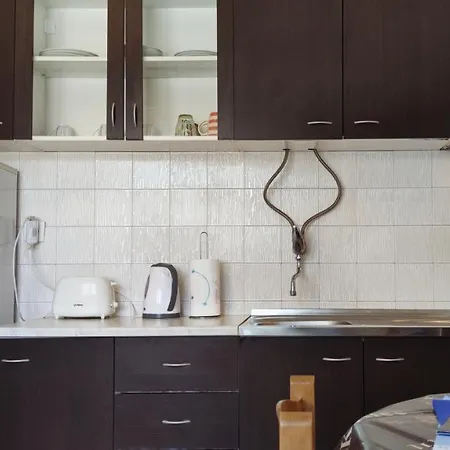 Apartment Lemonade