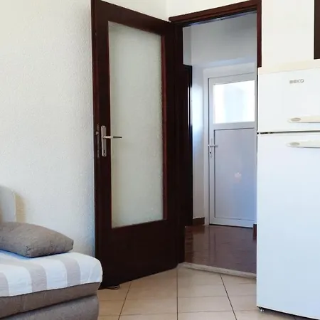 Lemonade Apartment